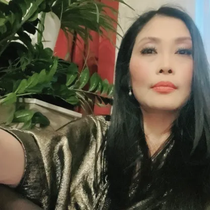 Porträt der Nageldesignerin bei LDT Nails